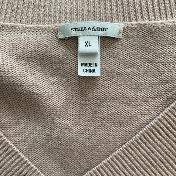 Stella and Dot Chevron V Neck Pullover in Blush- XL - Picture 6 of 6